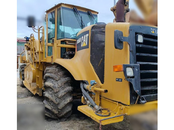 مثبت التربة CATERPILLAR