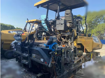العامل بالقار CATERPILLAR AP655F