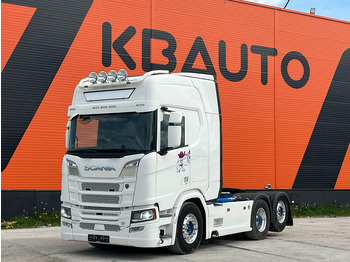 شاحنة جرار SCANIA R 580