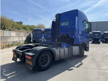 شاحنة جرار Volvo FH 420 Globetrotter / 921 dkm / 2 Tanks / VEB+ / APK TUV 05-25: صور 2