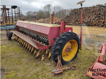 آلات البذر والغرس والشتل