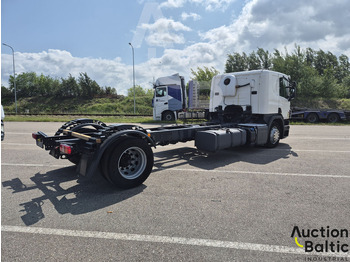 الشاسيه شاحنة Scania P 450: صور 4