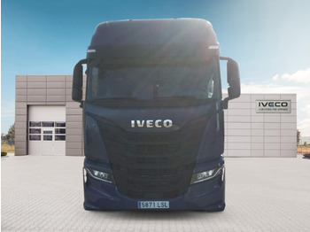 شاحنة جرار IVECO S-WAY