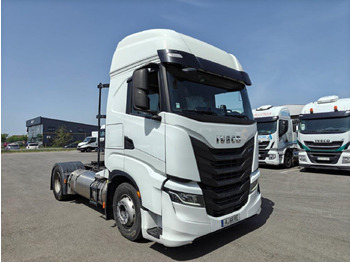 شاحنة جرار IVECO Stralis 440