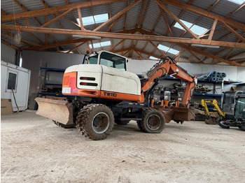 حفارة على عجلات TEREX
