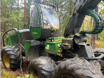 الحصادات JOHN DEERE