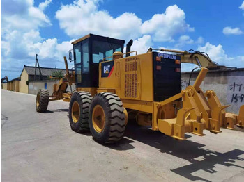آلة تسوية الأرض CATERPILLAR 140G