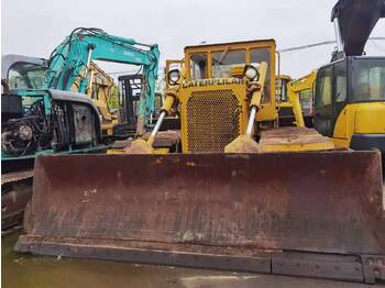 بلدوزر CATERPILLAR D6D