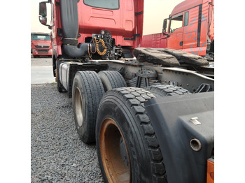 شاحنة جرار SINOTRUK Howo T7H 6x4: صور 4