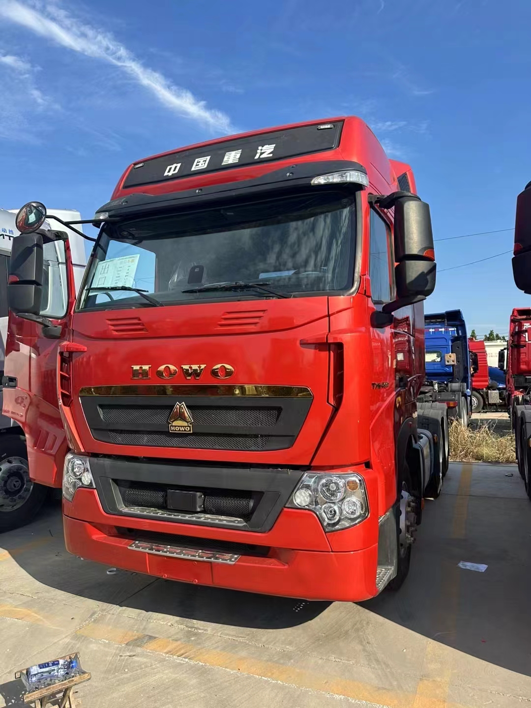 شاحنة جرار SINOTRUK HOWO