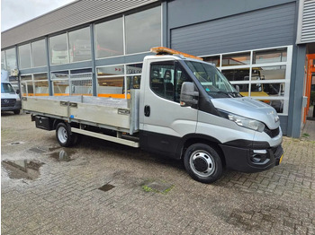 الشاحنات الصغيرة المسطحة IVECO Daily