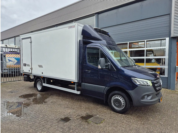 الشاحنات الصغيرة المبردة MERCEDES-BENZ Sprinter 519