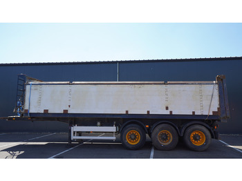 قلابة نصف مقطورة RENDERS