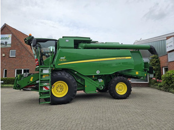حصادة شاملة JOHN DEERE T660