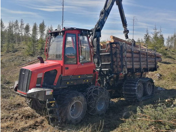 شاحنات نقل الأخشاب في الغابات KOMATSU