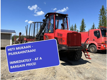 شاحنات نقل الأخشاب في الغابات KOMATSU