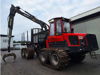 شاحنات نقل الأخشاب في الغابات KOMATSU