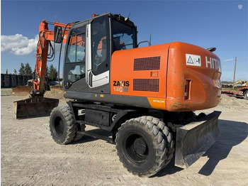 حفارة على عجلات HITACHI ZX140W