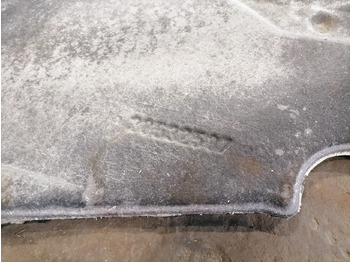 قطع غيار عامة - شاحنة Volvo Noise reduction mat under the cab 20532507: صور 4