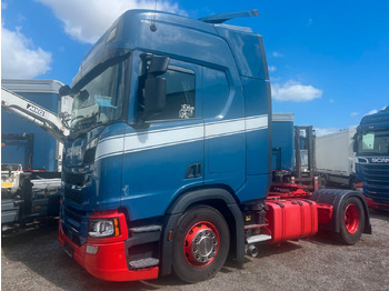شاحنة جرار SCANIA R 450