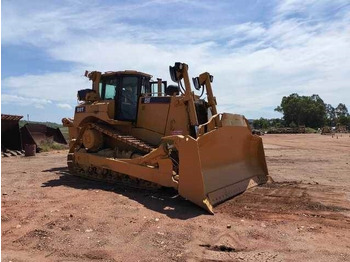بلدوزر CATERPILLAR D8T