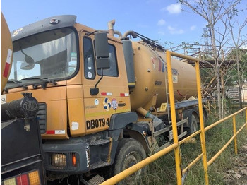 شاحنة صهريج MAN 33.364