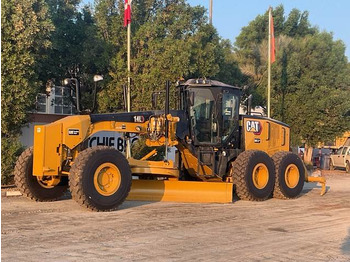 آلة تسوية الأرض CATERPILLAR 14