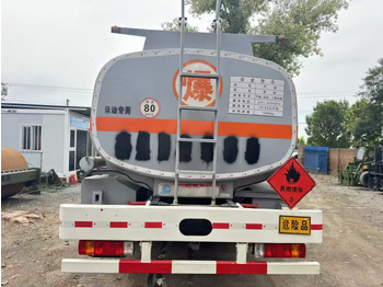 شاحنة صهريج FAW: صور 5 شاحنة صهريج FAW: صور 5