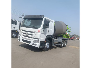 شاحنة خلاطة خرسانة SINOTRUK HOWO