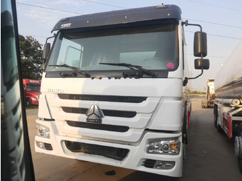 شاحنة صهريج SINOTRUK HOWO