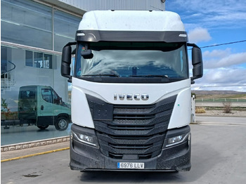 شاحنة جرار Cabeza Tractora IVECO 460 AUTOMATICO INTARDER ADR: صور 2