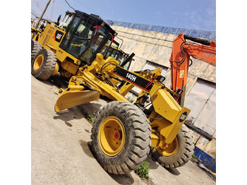 آلة تسوية الأرض CATERPILLAR 140H