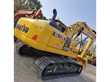 حفارات زحافة KOMATSU PC220-8