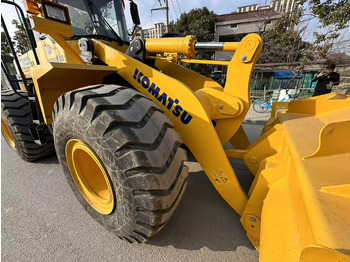 اللودر بعجل KOMATSU WA380
