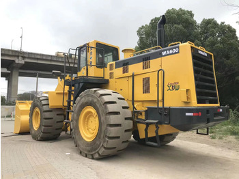 اللودر بعجل KOMATSU WA600-6