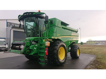 حصادة شاملة JOHN DEERE S670