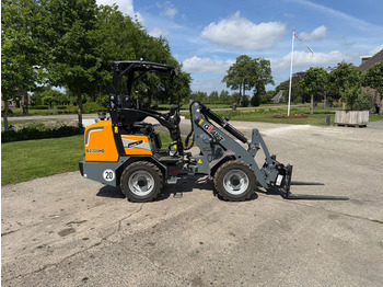 اللودر بعجل KUBOTA
