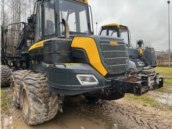 شاحنات نقل الأخشاب في الغابات PONSSE