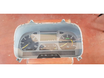 لوحة القيادة - شاحنة Mercedes-Benz ATEGO: صور 5