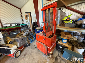 معدات تكديس BT