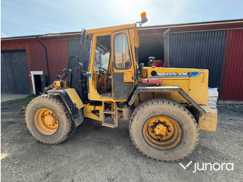 اللودر بعجل Volvo BM 4200: صور 4