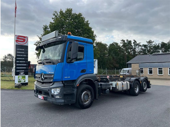 شاحنات قابلة للفك شاحنة MERCEDES-BENZ Antos 2546