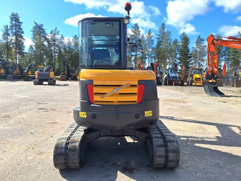 حفارة مصغرة Volvo MYYTY! SOLD! ECR48C PYÖRITTÄJÄ PIHDEILLÄ: صور 3