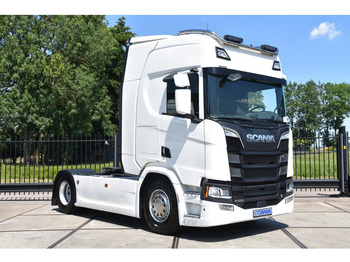 شاحنة جرار SCANIA R 520