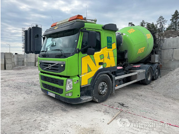 شاحنة خلاطة خرسانة VOLVO FM