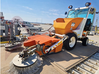 سياره كنس شوارع