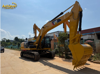 حفارة CATERPILLAR 329D