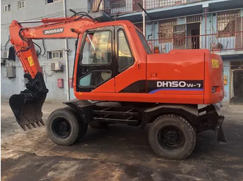 حفارات زحافة DOOSAN DH150W-7