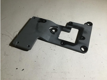 المحرك و قطع الغيار LIEBHERR