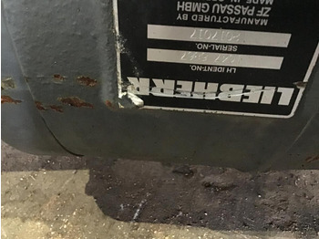 المحور و قطع الغيار LIEBHERR